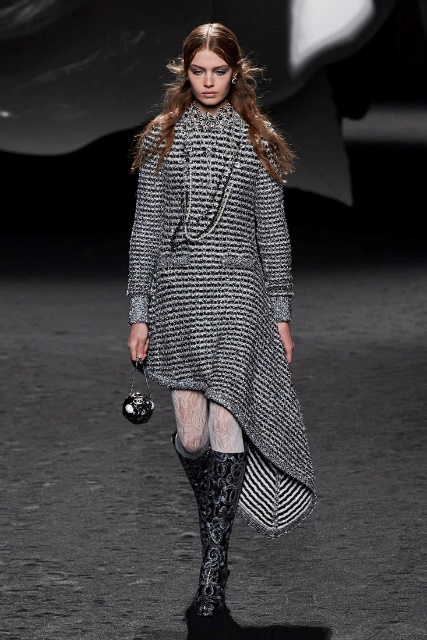 الفساتين غير المتماثلة 