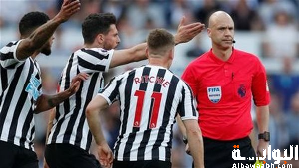 أكثر الحكام جدلاً في الدوري الإنجليزي