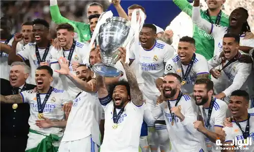 من هو ألفونسو ديفيز؟