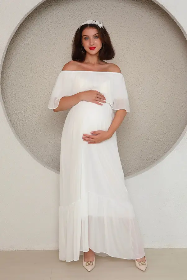 الاختيار الذكي لأزياء الحوامل يساعدك على الجمع بين الراحة والأناقة، تعرفي على أهم النصائح لاختيار ملابس مناسبة لكل مراحل الحمل بسهولة